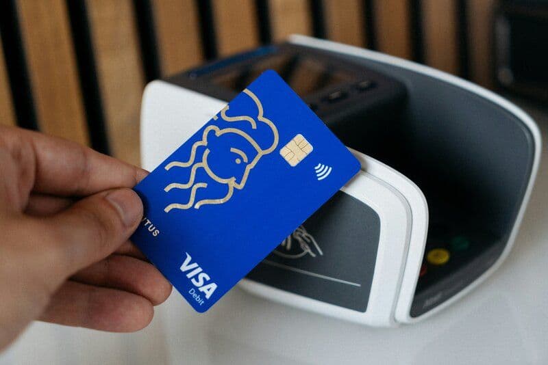 Visa dan Coinbase. (Foto CDI)